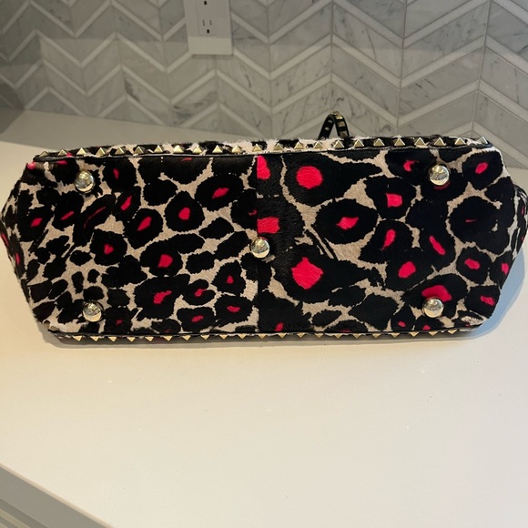 Valentino Rockstud Limited Edition Large calf skin leopard tote with strap - Picture 12 of 13